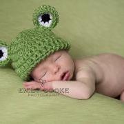 Crochet frog beanie hat in green, white, black for baby boys and girls photo prop - newborn size
