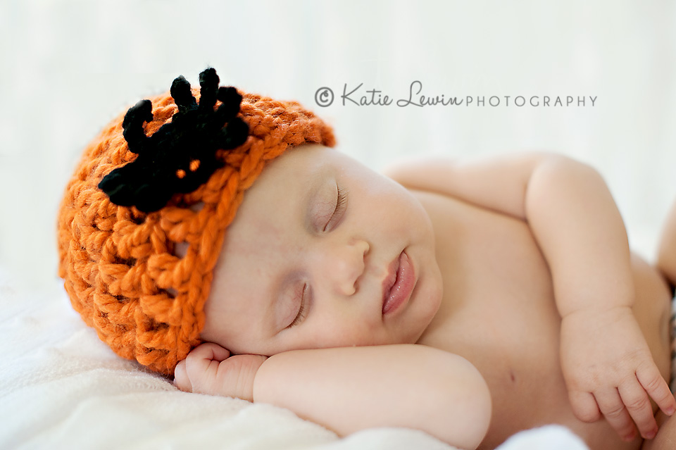 Crochet Spider Hat Halloween Photography Prop For Newborn Baby Boy And Girl Orange And Black Chunky Beanie- Newborn Size