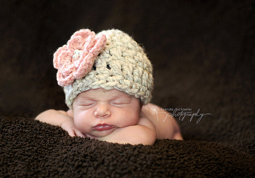 Newborn Girl Flower Beanie In Cream And Pink on Luulla